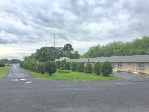 Motel Travel Inn (formerly Scottish Inn)