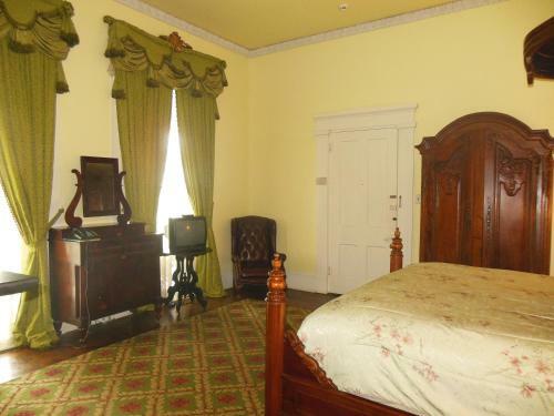 Bed & Breakfast Cedar Grove Mansion Inn & Restaurant