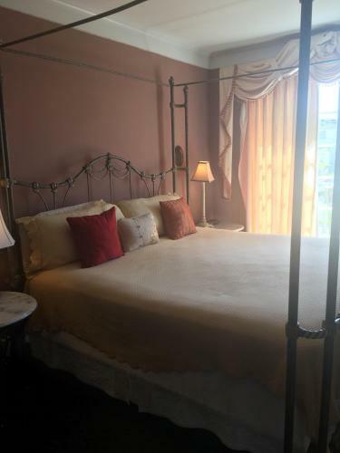 Bed & Breakfast Cedar Grove Mansion Inn & Restaurant