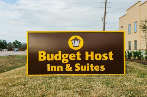 Hotel Budget Host Inn & Suites