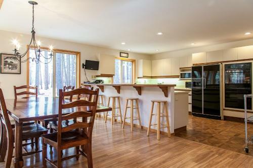 Black Butte Ranch: Nw Contemporary