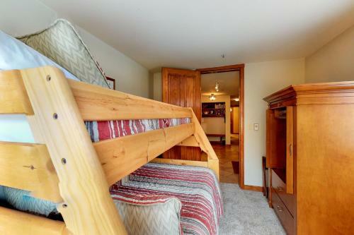 Powderhorn Lodge 311: Poppy Suite