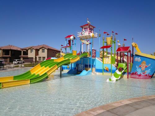 Pvz #35: Poolside Commons At Paradise Village