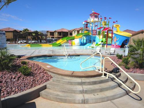 Pvz #35: Poolside Commons At Paradise Village