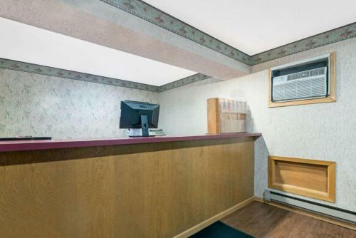 Hotel Super 8 By Wyndham Milbank Sd