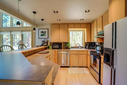 Black Butte Ranch: South Meadow Contemporary