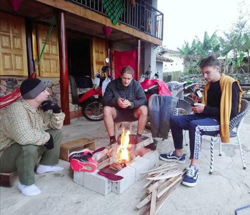 Sister's Homestay And Bar