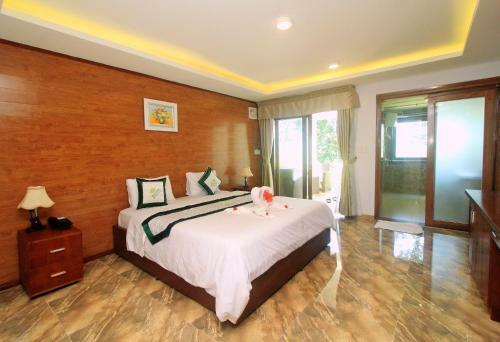 Hotel Phu Ninh Lake Resort