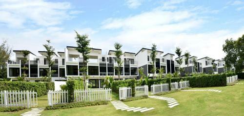 Villa Laguna Park Homes Lang Co
