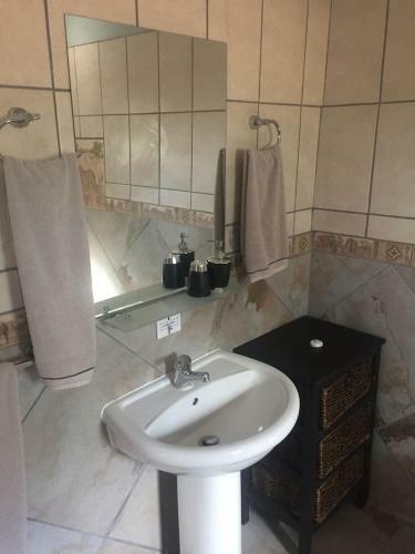 Bed & Breakfast Baobab Lane Lodge