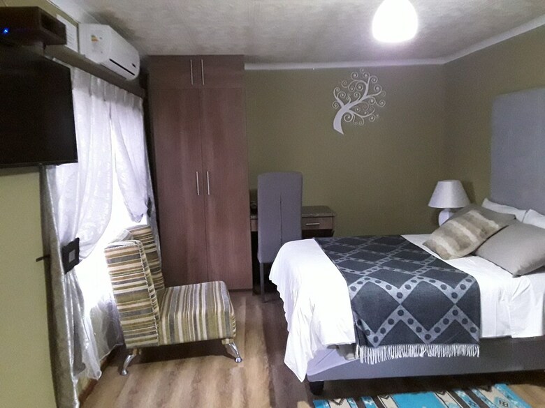 Hostal Victoria Oaks Guesthouse
