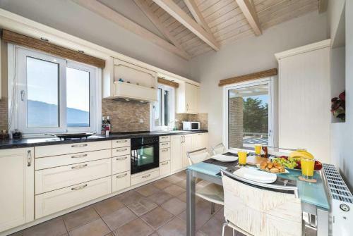 Menegata Villa Sleeps 6 Pool Air Con Wifi