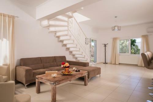 Villa Almyros