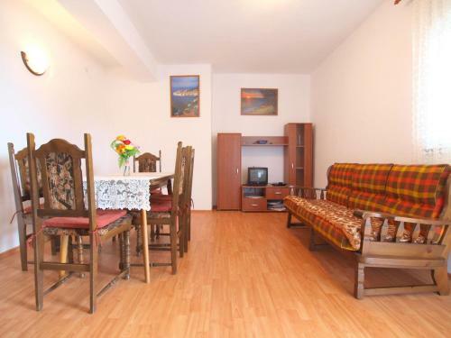 Apartment Ton�i�