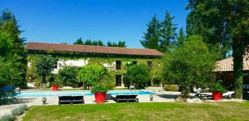 Bed & Breakfast Le Domaine De Charlyne