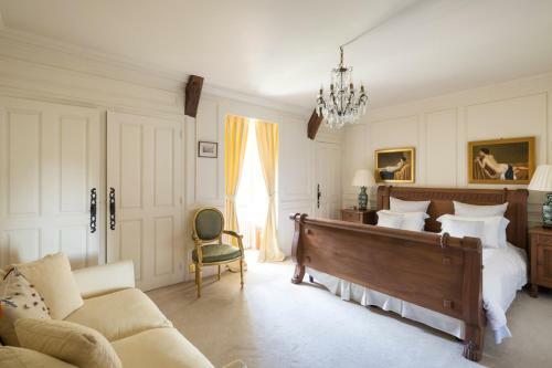 Agroturismo Saint-maclou Chateau Sleeps 28 Pool