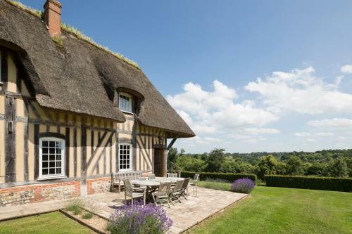 Agroturismo Saint-maclou Chateau Sleeps 28 Pool