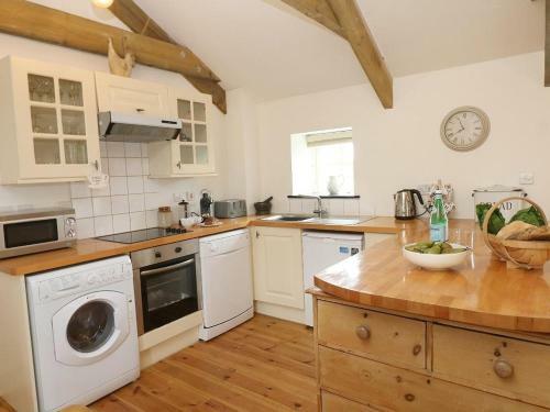 Trevoole Barn, Camborne