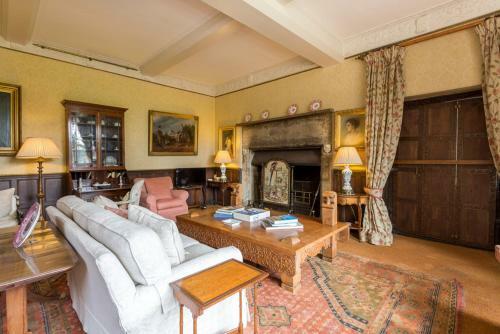 Agroturismo Llong Chateau Sleeps 14 Wifi