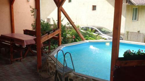 Hostal Katica Vend�gh�z