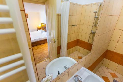 Hostal J� Itt Pesten