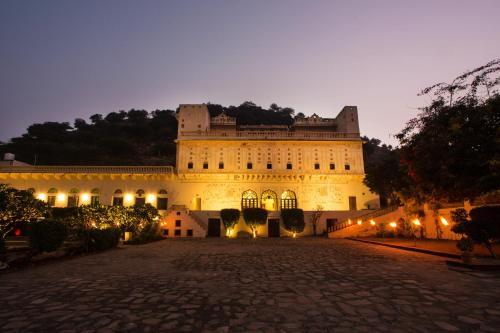 Hotel Bara Bungalow Kalwar, Jaipur - A Rosakue Collection