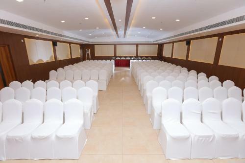 Navaratna Inn - A Luxury Hotel