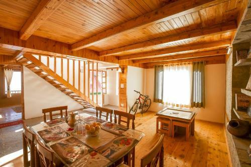 Zostel Homes Cheog (shimla)