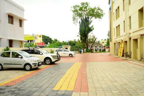Hotel Aadhi