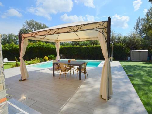 Beautiful Villa In Lucca With Swimming Pool
