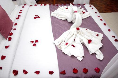 Hotel Karen Inn & Suites
