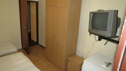 Hostal Guesthouse Obala