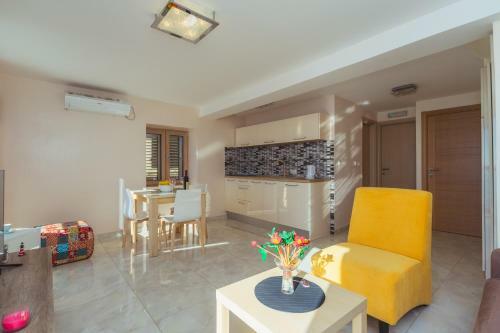 Apartment Galija Petrovac Lux
