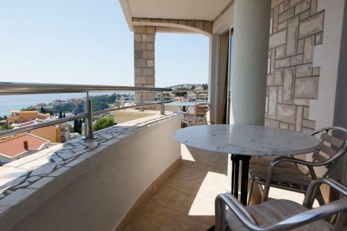 Apartments Amina