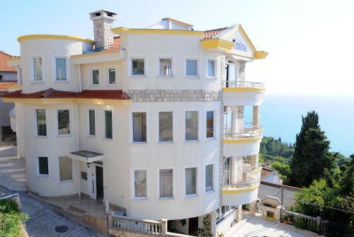 Apartments Amina