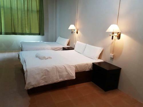 Perhentian Island Cocohut Long Beach Resort