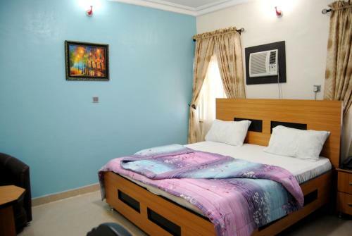 De Royal Legacy Hotel And Suites