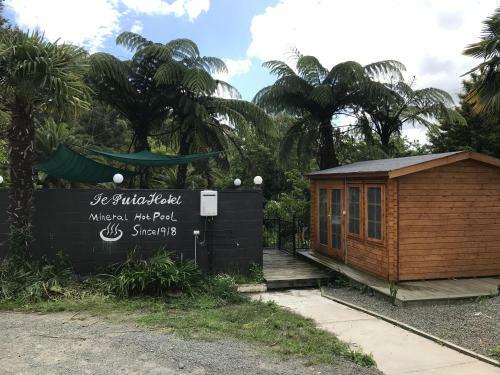 Te Puia Hot Springs Hotel