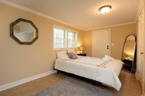 Five-bedroom Decatur (georiga) Holiday Home