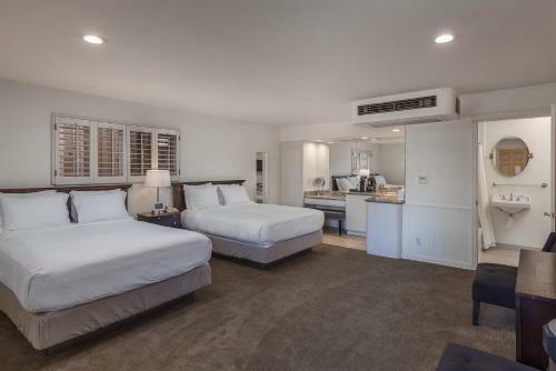 Hotel Saratoga Oaks Lodge