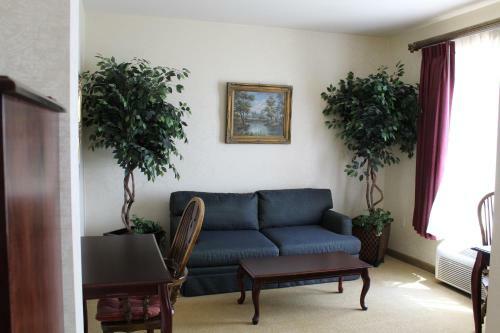 Hotel Silverland Inn & Suites