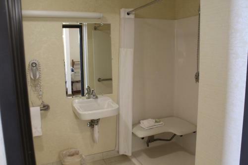 Hotel Silverland Inn & Suites