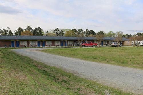 Hotel Four Oaks Lodging