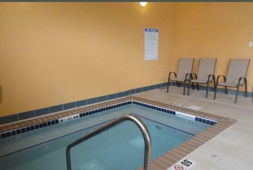 Hotel Canby Inn And Suites