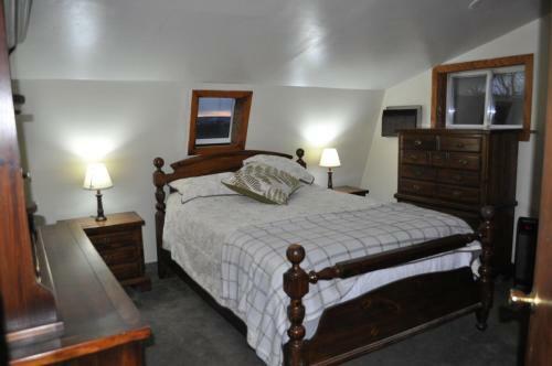 Lakewood Lodge & Restaurant