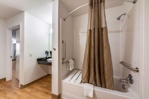 Hotel Studio 6 San Marcos