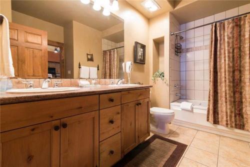 2311 Timberline Lodge, Trappeur's Crossing