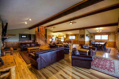 Grande Butte Lodge - Hocking Hills Home