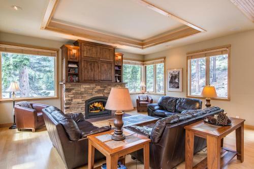 Mountain Lodge Holiday Home 163