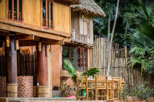 Lodge Mai Chau Palm House